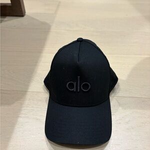 ALO black District Trucker hat black worn once, perfect condition